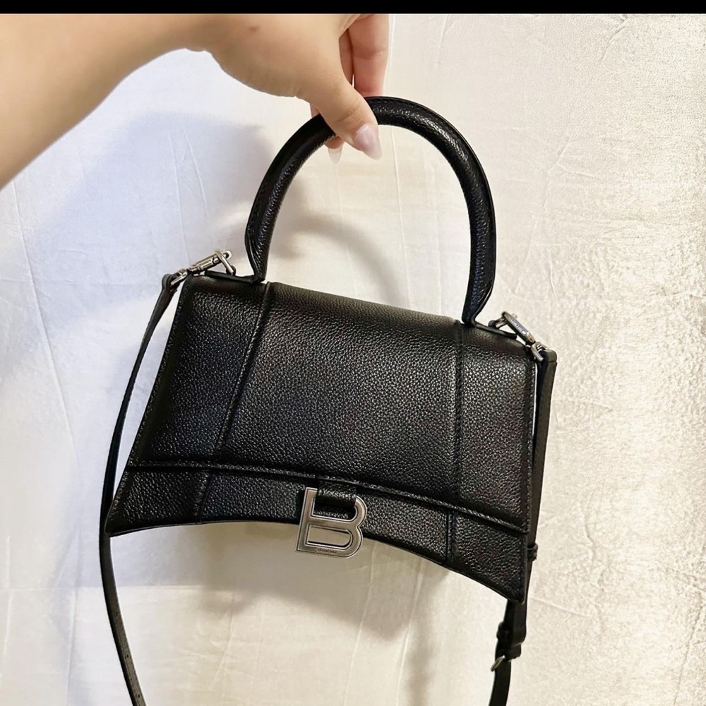 ✨BALENCIAGA
Hourglass Small Calfskin Top-handle/Crossbody bag✨ - Picture 3 of 9